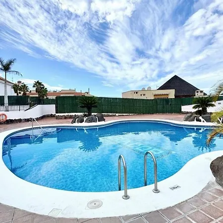 Huge Sunny Terrace & Pool By Deihu Experiences アパート ロスクリスティアーノス
